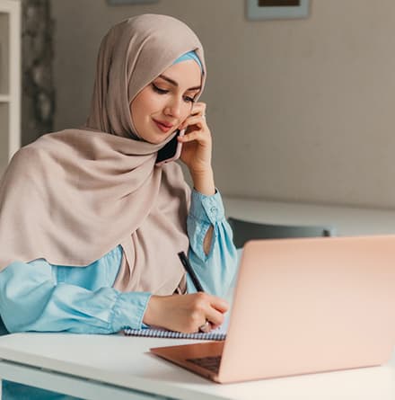 laptopGirl